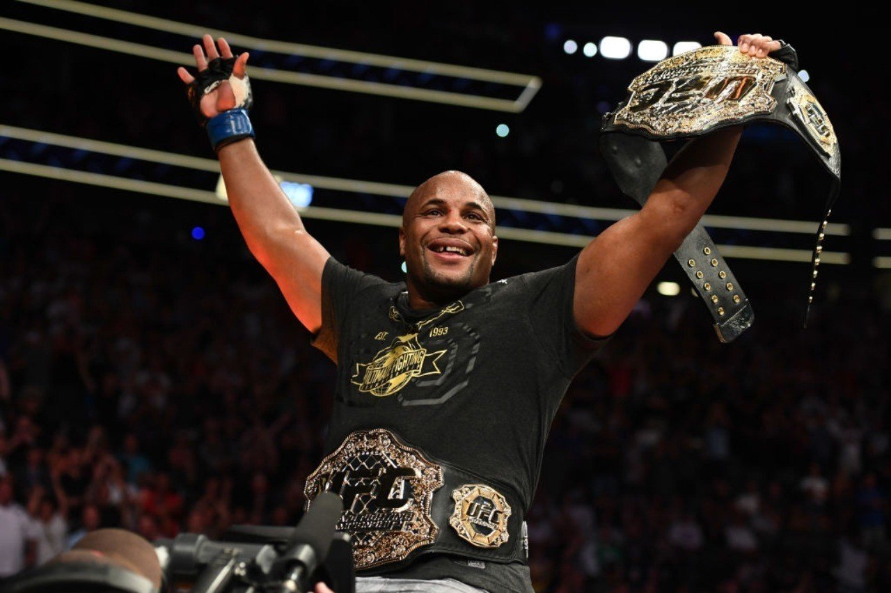 Ufc コーミエーが二階級同時制覇 ミオシッチを1ラウンドkoし ブロック レスナーよ 俺にかかってこい 7 7 Ufc 226 ゴング格闘技 Note Ufc コーミエーが二階級同時制覇 ミオシッチを1ラウンドkoし ブロック レスナーよ 俺にかかってこい 7 7 Ufc 226 ゴング格闘技 Note