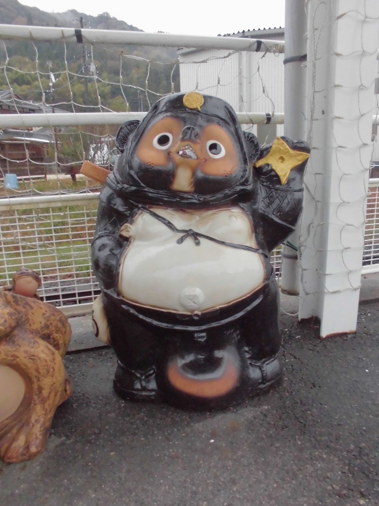 美しい古美術品◼️蔵から可愛らしい狸タヌキと思われる香壺が出て来ました。 美しい古美術品◼️蔵から可愛らしい狸タヌキと思われる香壺が出