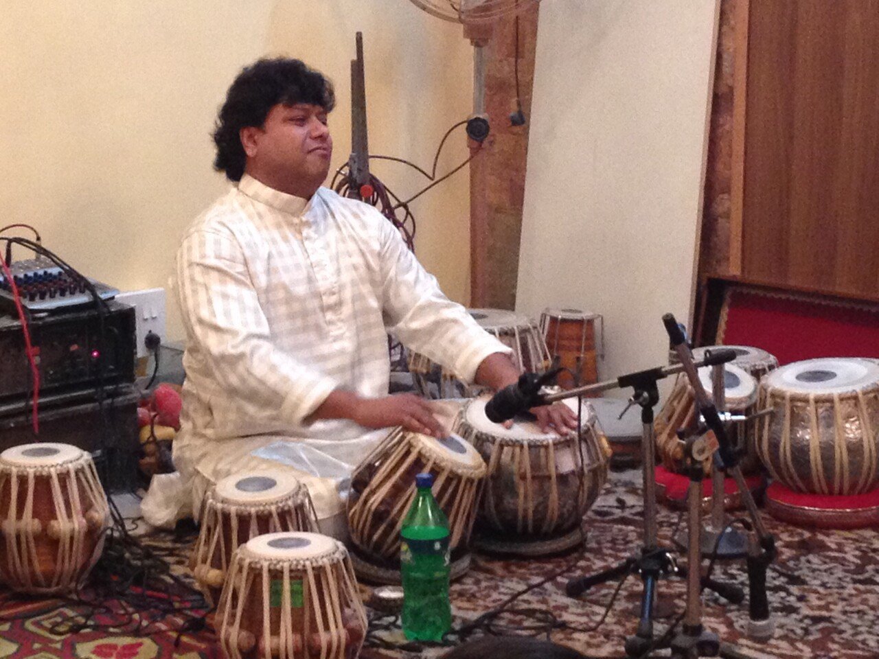 サラスワティ・プジャに、音楽の贈り物を。（インド修行の思い出