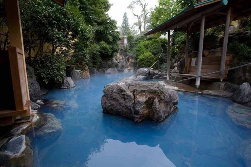 青い温泉1