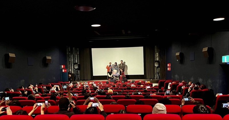 満員御礼！映画「アリスの住人」初日上映後に映画館で主題歌「群衆の中の猫」を17年振りに歌いました♪