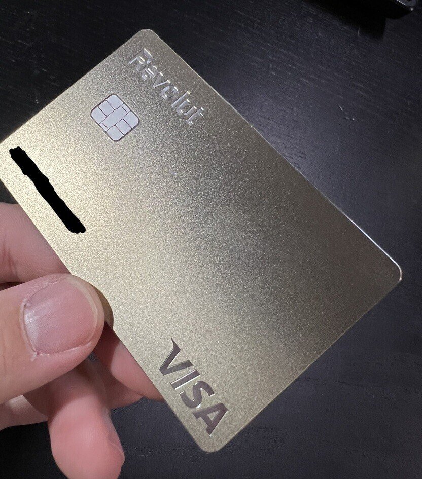 Revolut レボリュート メタルカード ブラック ゴールド 旧券面 使用不可 比較】最も安いメタルカード（Revolut）を発行してみた。他