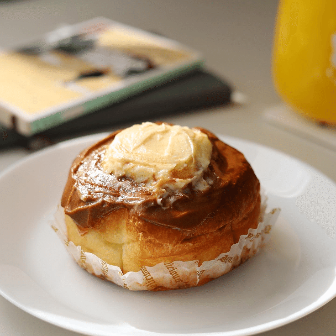 DELICAFE「シナモンたっぷりのシナモンロール」今日は写真加工無しです