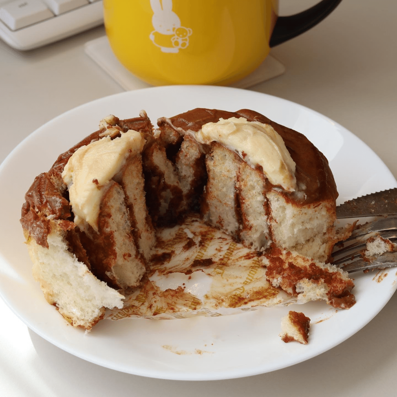 DELICAFE「シナモンたっぷりのシナモンロール」今日は写真加工無しです