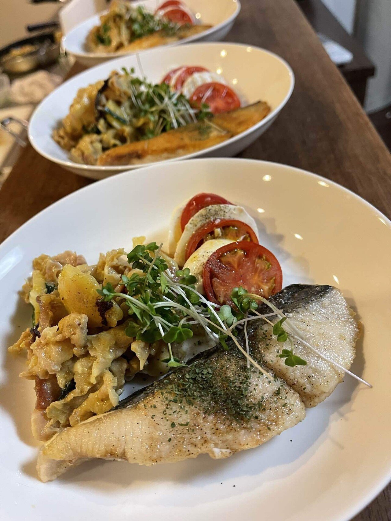 サワラのムニエル カプレーゼ 豚肉とジャガイモのクリーム煮 竹中孝介 Note