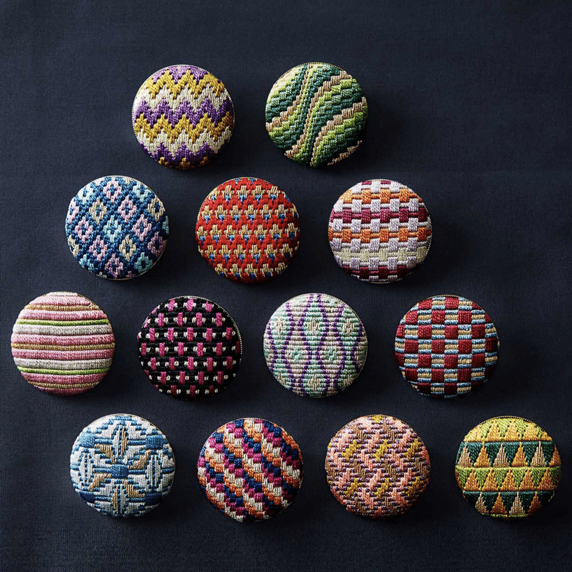 絽刺しのブローチの会 ①縞｜つくるひと あなぐま