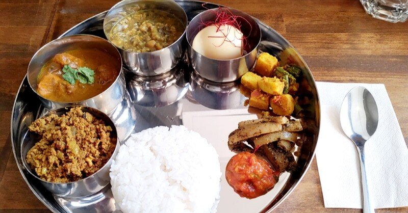 方南町にスパイスバー誕生 ランチはホスピタリティの高いダルバートが楽しめるよ 方南町 Herb Spice Curry キッドナップブルース 1 4open じょいっこ Note