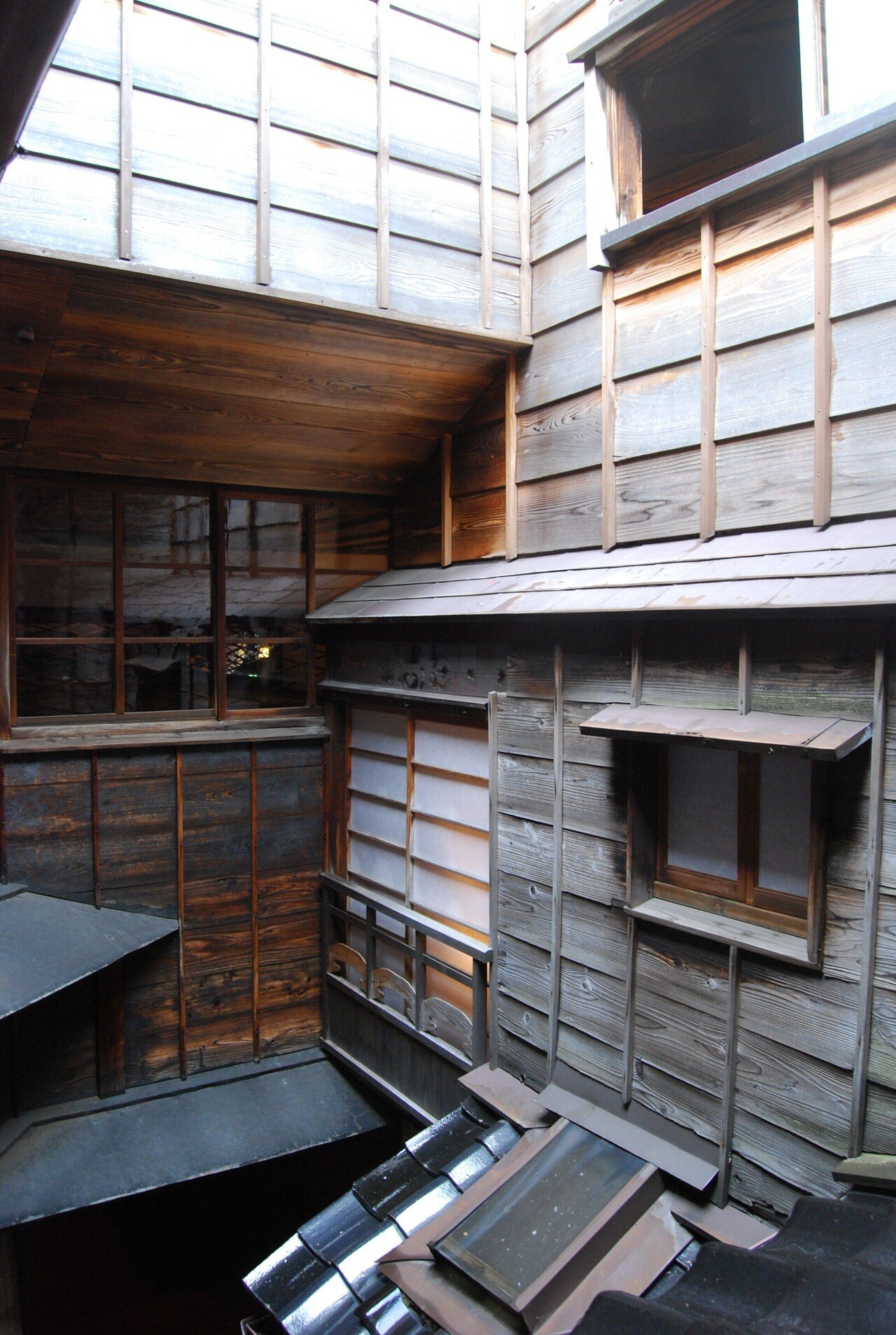 『古い屋敷に残された話』 金の星社 古い屋敷に残された話』 金の星社