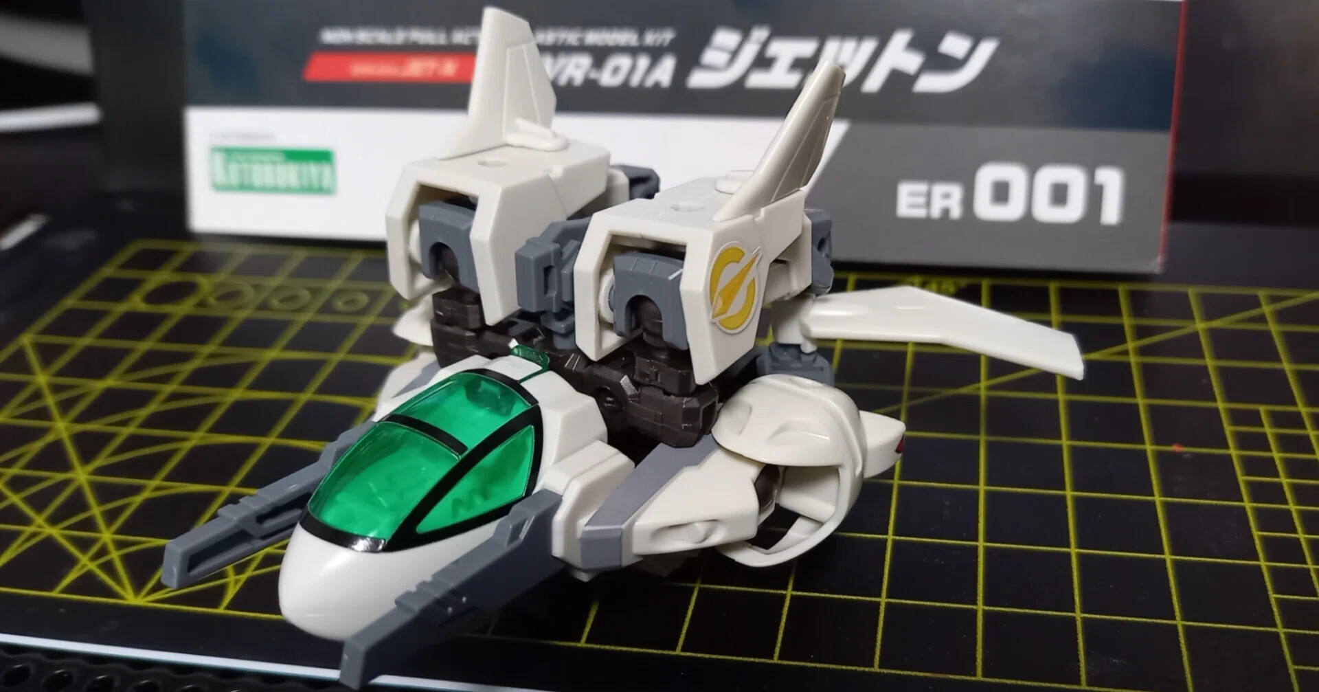 コトブキヤ版SDプラモデル、かじってみた｜アオスズメ