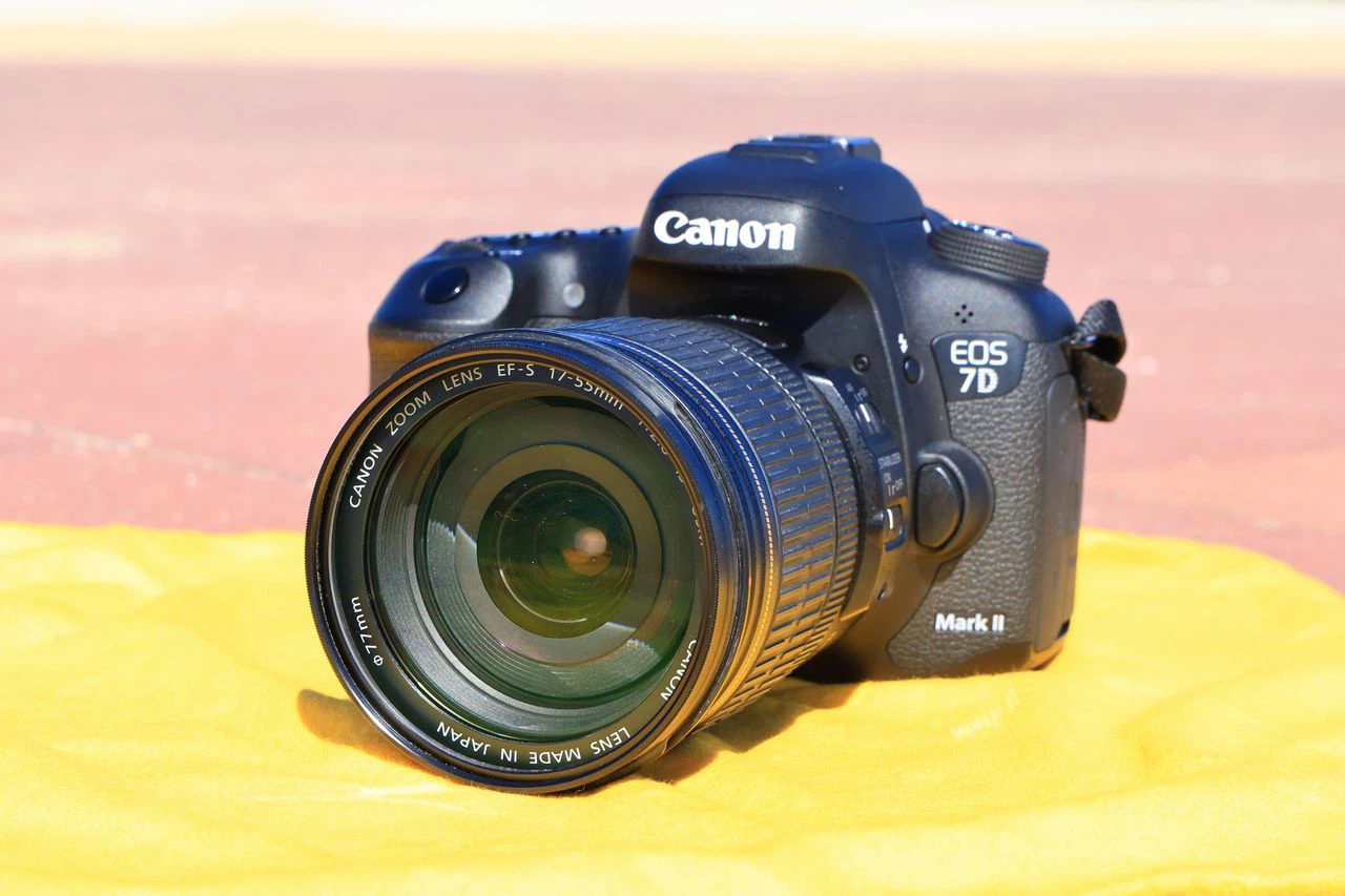EF-S17-55mm F2.8 IS USM」唯一のAPS-C大三元レンズ|会場カメラマン EF-S17-55mm F2.8 IS USM」唯一のAPS-C大三元レンズ|会場カメラマン