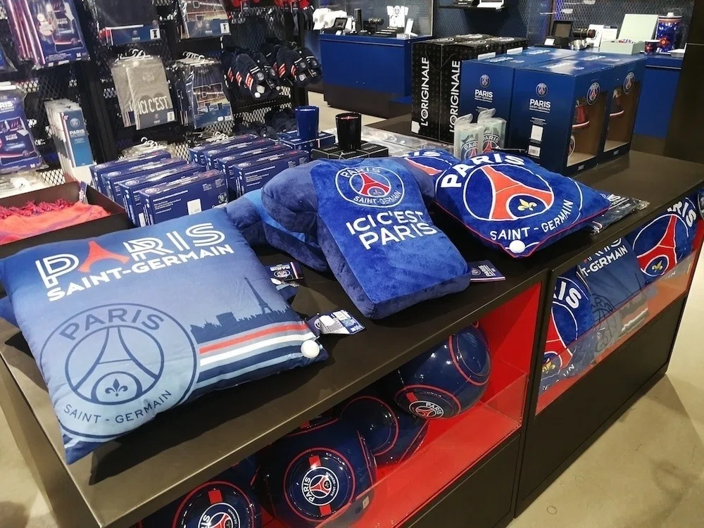 オシャレで裕福なサッカークラブ PSGのグッズ展開 熊本拓真