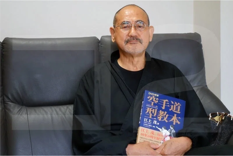 空手道 江上茂　1000部限定の豪華本　装丁、モデル　青木宏之 宮本知次師範インタビュー「我が師・江上茂」 第一回 理想の大人｜コ2