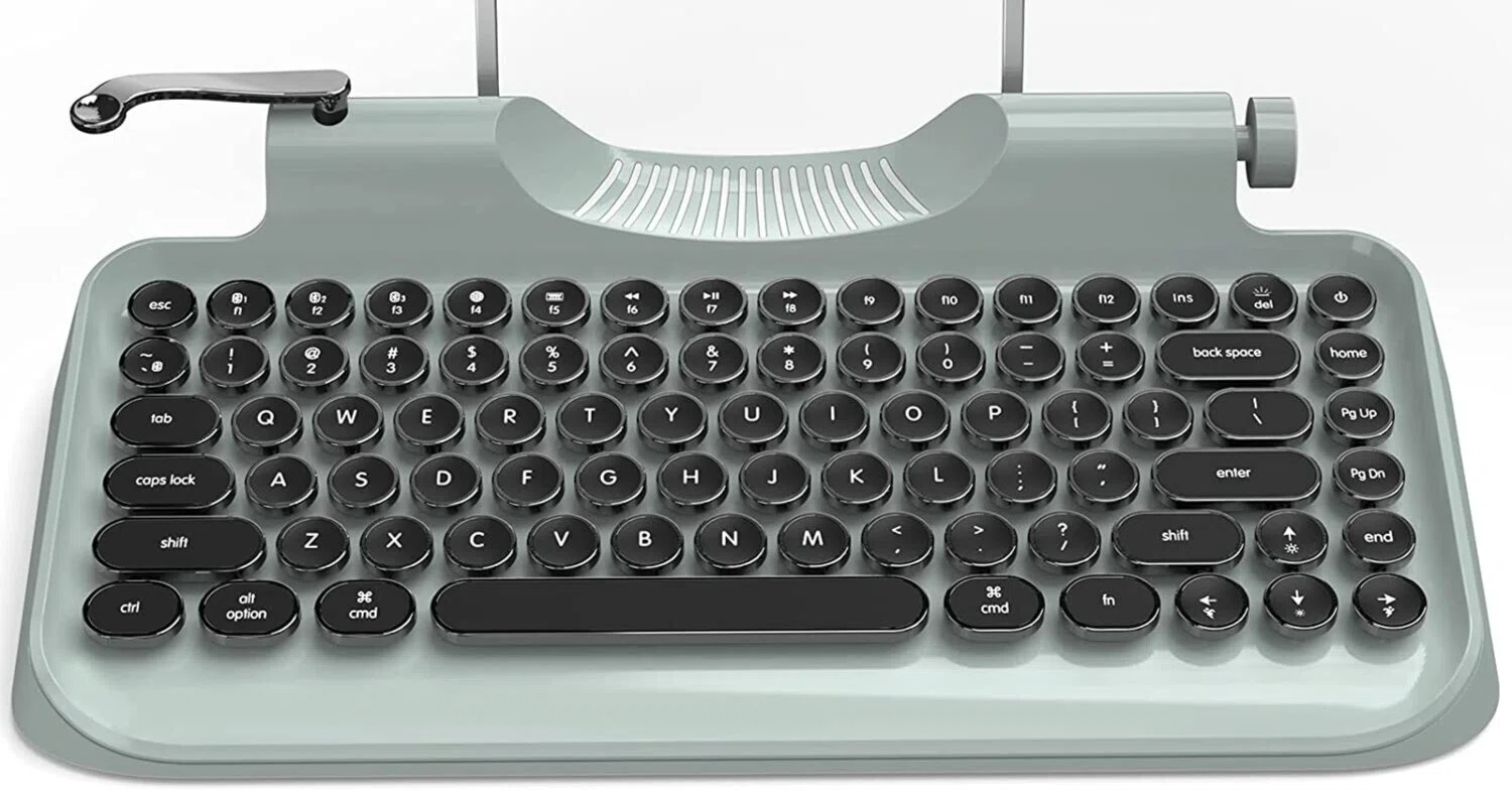 待望のタイプライター風キーボード発見！｜くつしたねこ
