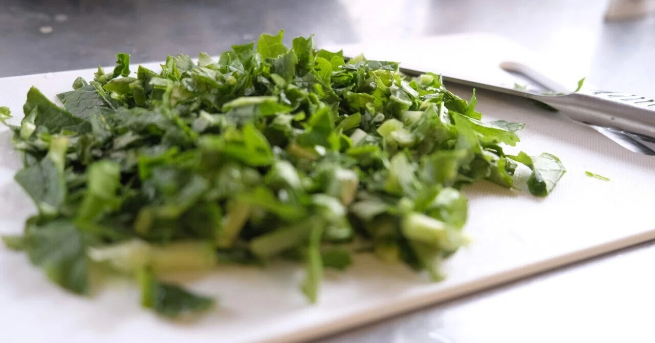 Finely chop greens and season them strongly. Stir-fried radish leaves ...