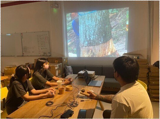 ローカルクラフト_実証風景_触覚VRinシンガポール