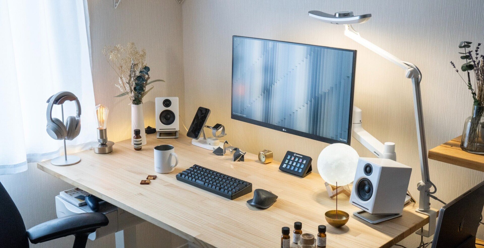 書斎のpcデスク周り リモートワーク環境を紹介します 21秋 ロピログ Note 書斎のpcデスク周り リモートワーク環境を紹介します 21秋 ロピログ Note