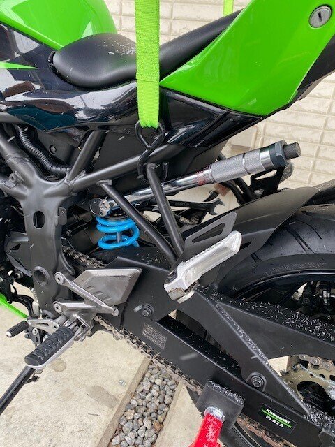 ニンジャ250SL足回りリンクの整備と新サス投入 リア ニンジャ250SL足回りリンクの整備と新サス投入 リア