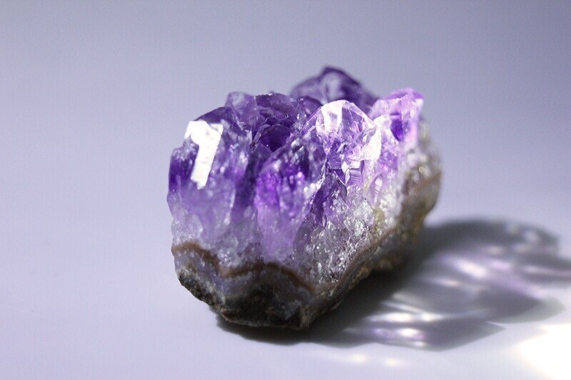 2月の宝石 アメジスト（紫水晶）の魅力について｜Miico