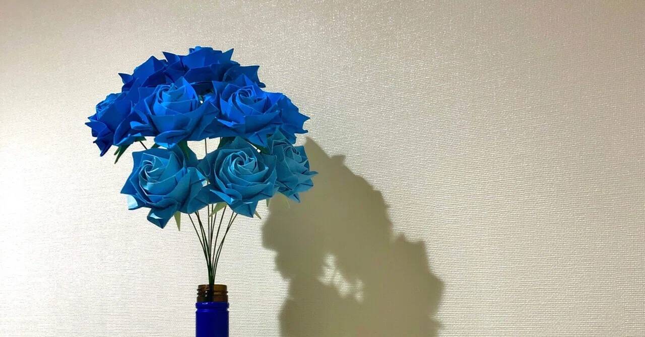 ワインボトルに折り紙のバラを活ける〜佐藤ローズ×Stella Parvus