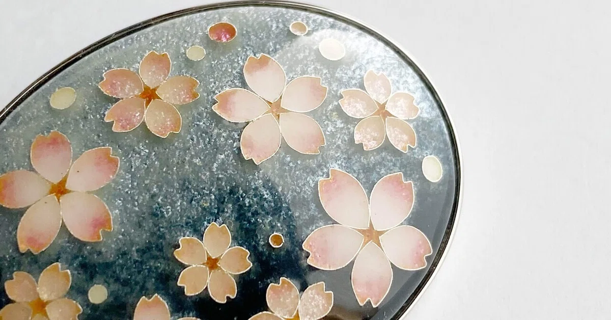 値下げ！ハンドメイド 七宝焼ブローチ 青い花 気強い