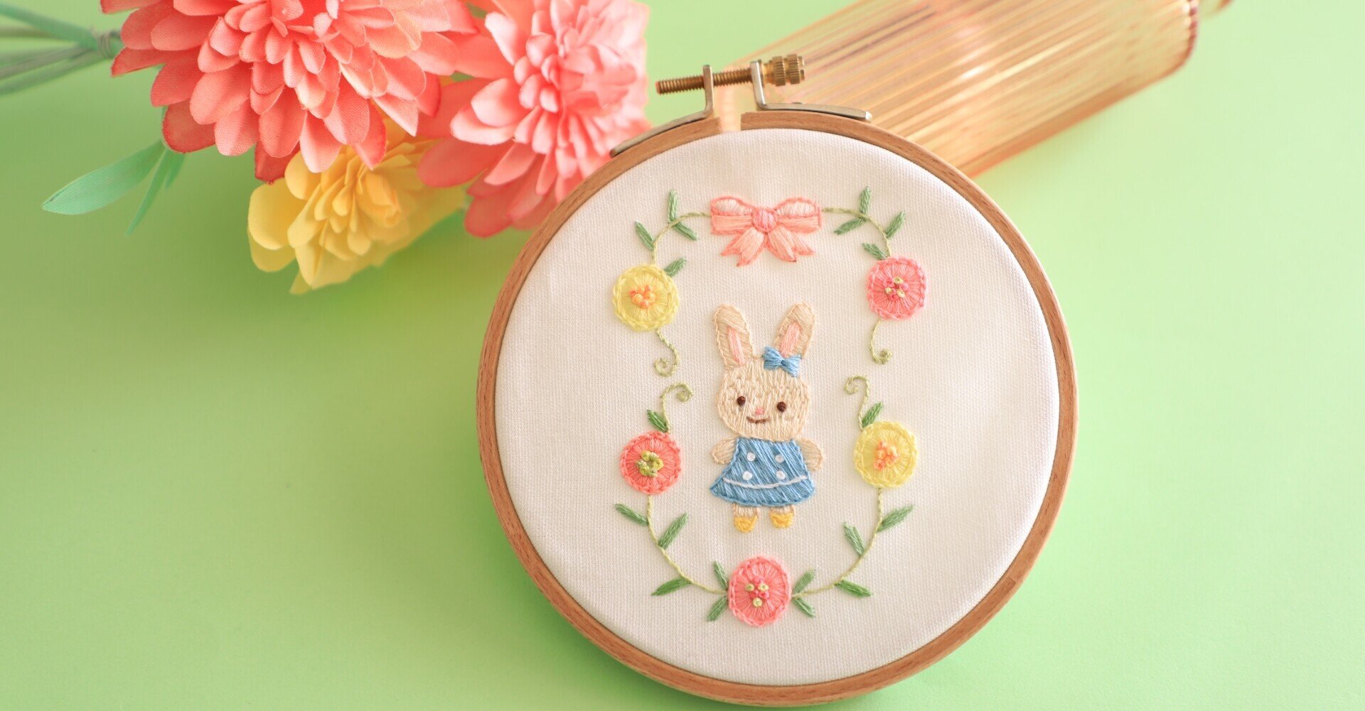 刺繍図案 水色ワンピースのうさちゃんとお花 Shioriの刺繍 Note