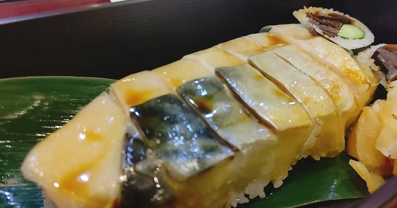 【寿司常】 鯖寿司とバッテラの違いって何?知ってるようで知らなかった!元祖バッテラのお店訪問|ファイブペンギンズ
