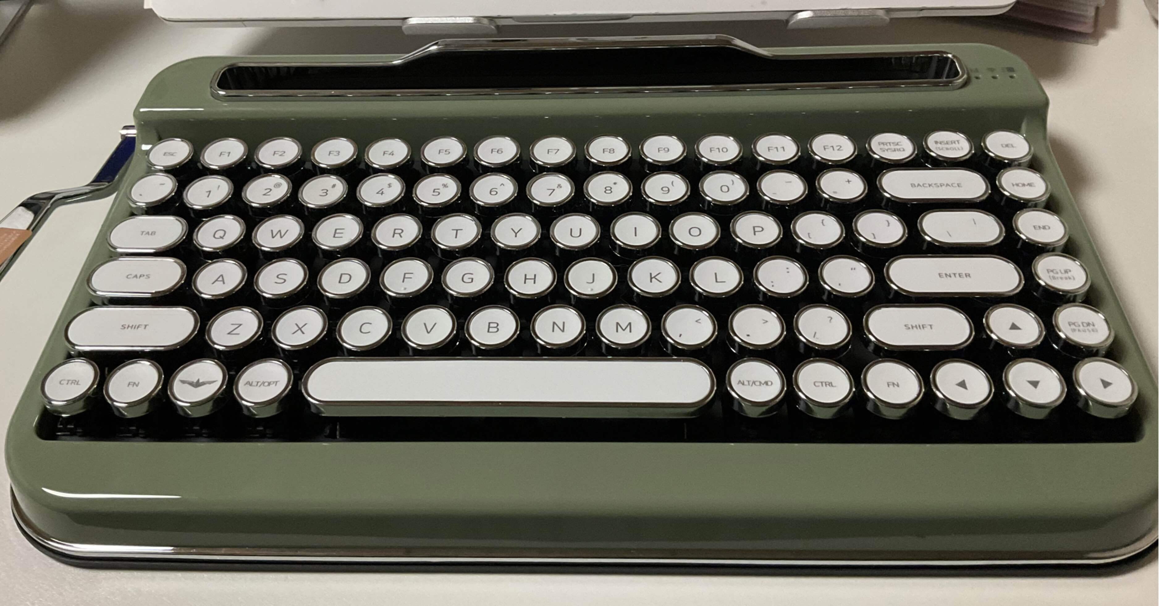PENNAキーボード タイプライター型 家で一番高いキーボードが来ました ...