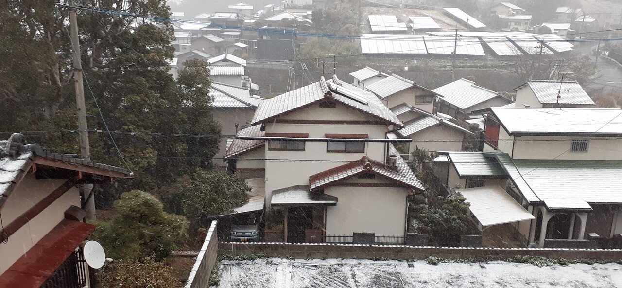 おはようございます 雪やこんこん 車もこんこん 笑 山だから下りれない Hide With Lovely May Note