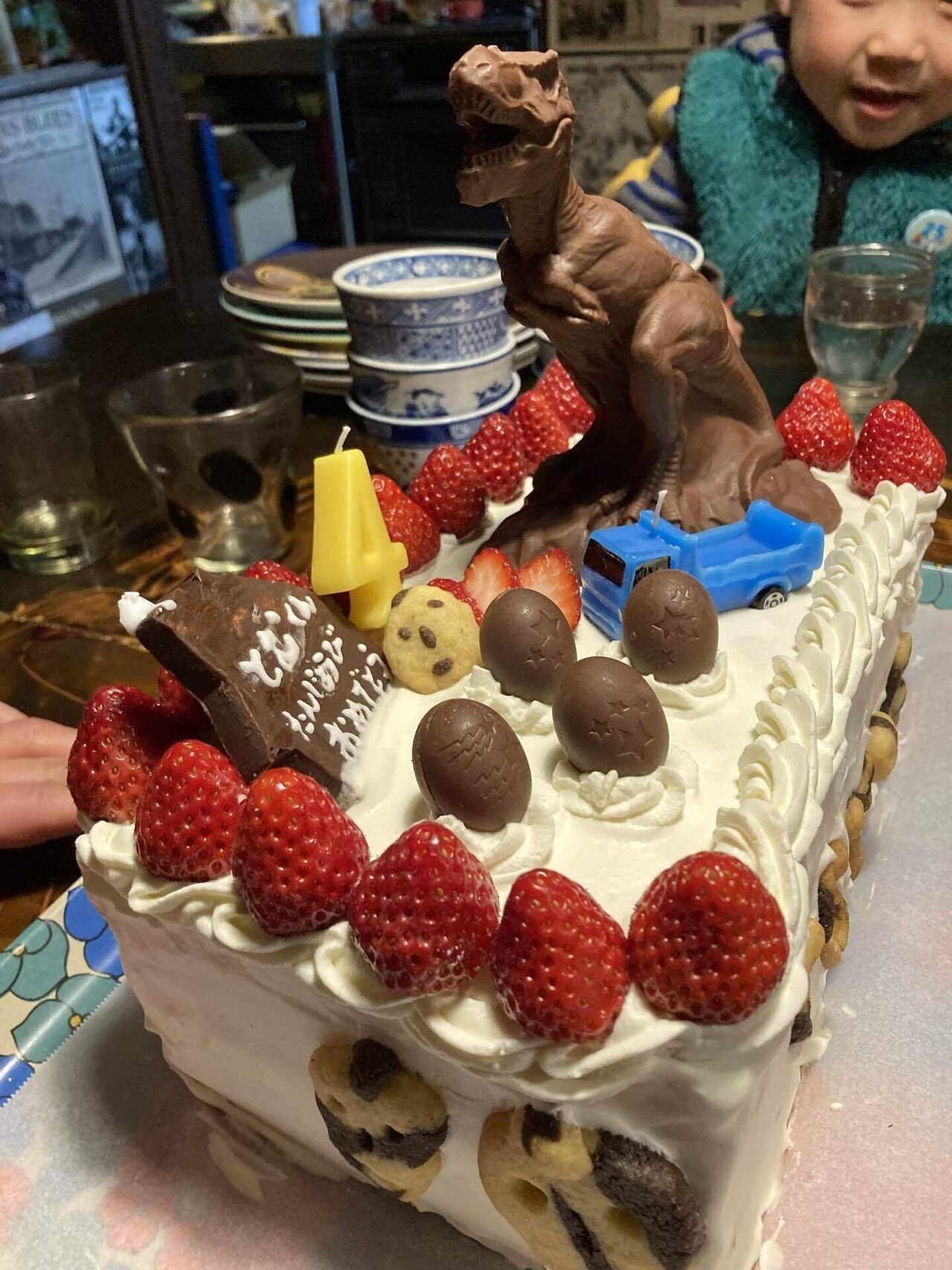 トムくん ともだち の誕生日祝いにティラノサウルスが乗った手作りケーキが登場 松島玉三郎 Note トムくん ともだち の誕生日祝いにティラノサウルスが乗った手作りケーキが登場 松島玉三郎 Note