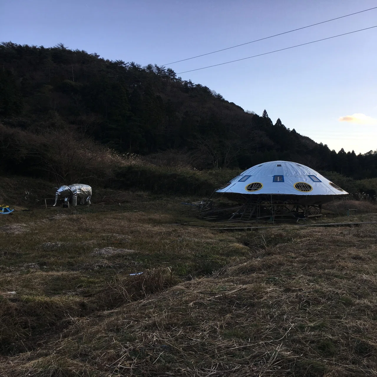 つけ び し て 煙り 喜ぶ 田舎 者 なん j