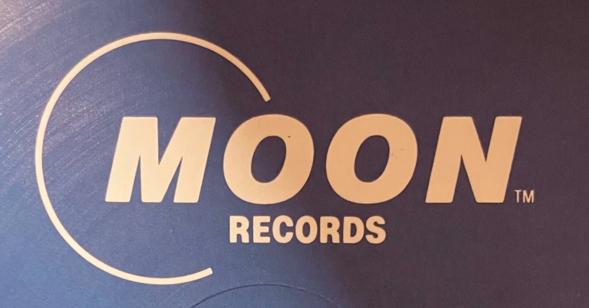 目で楽しむレコード～「ロゴ」と消えていく「ジャケット裏」の文化 