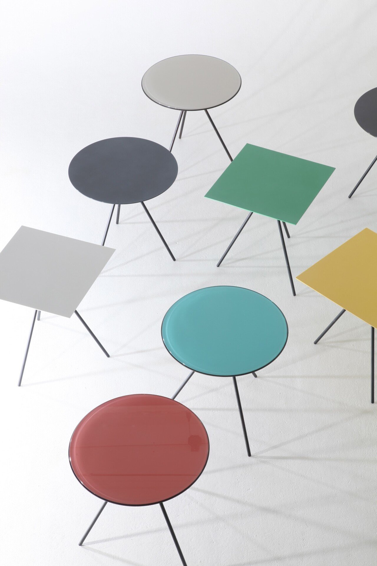 椅子に追従するテーブル ｜トライポッド 2011｜黒川雅之 / Kurokawa