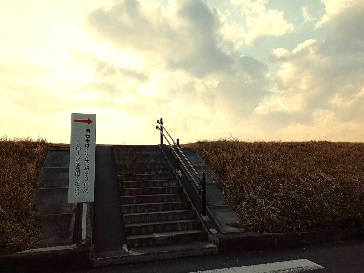 多摩川夕焼け通り沿いの階段 東京都国立市 階段が好き Note 多摩川夕焼け通り沿いの階段 東京都国立市 階段が好き Note