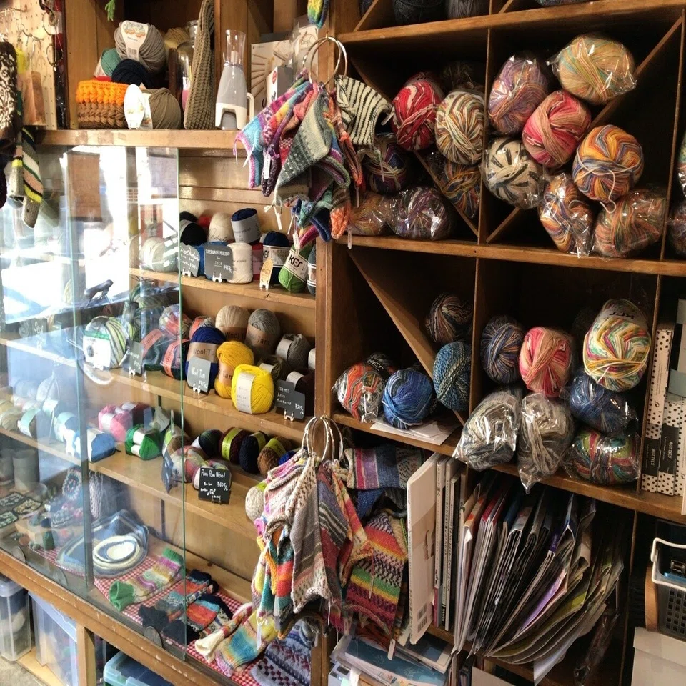 古い手芸店の糸棚 アンティークメルスリー 家具 昔の手芸屋さんで使