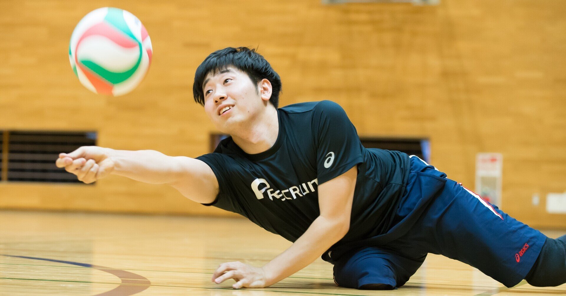 どんなことがあっても笑顔でいれば乗り越えられる シッティングバレーボールが自分の世界を広げてくれた 株式会社リクルート 公式note どんなことがあっても笑顔でいれば乗り越えられる シッティングバレーボールが自分の世界を広げてくれた 株式会社リクルート 公式note