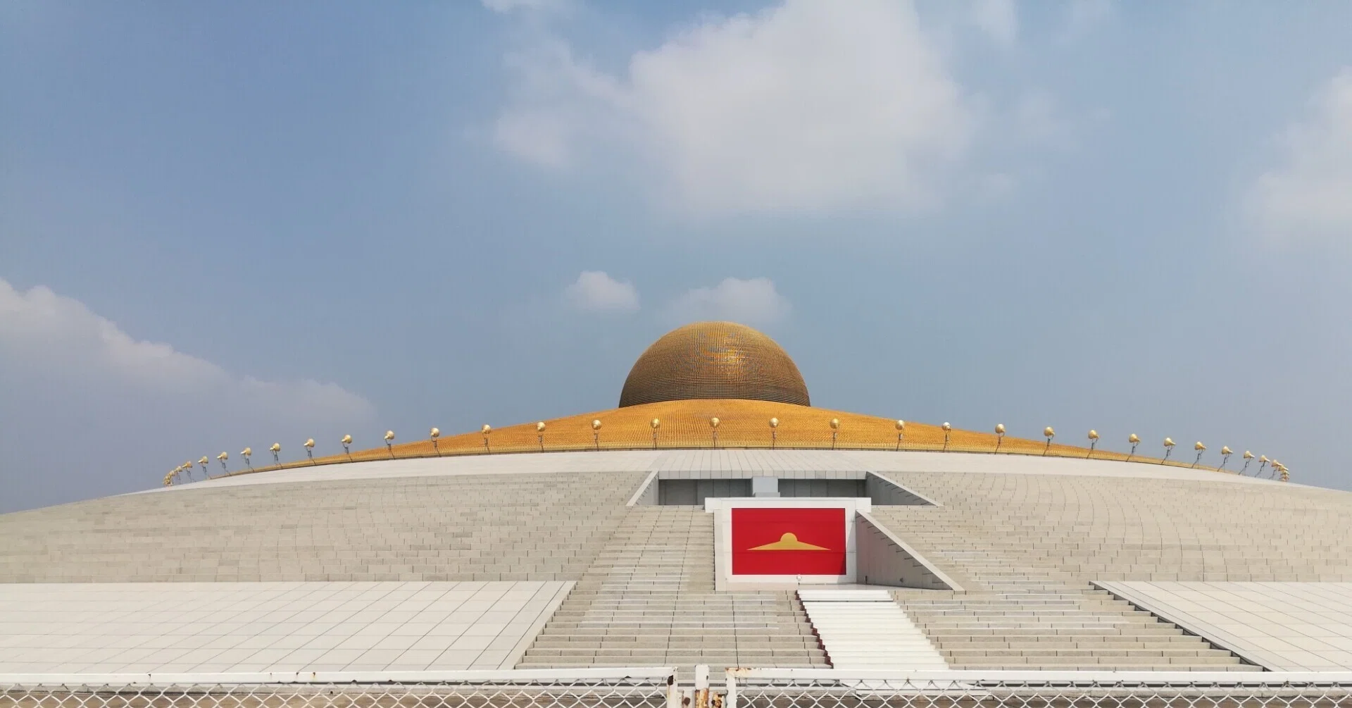 東南アジアの風景 (88) タイ｜巨大宗教施設タンマガーイ｜Katy