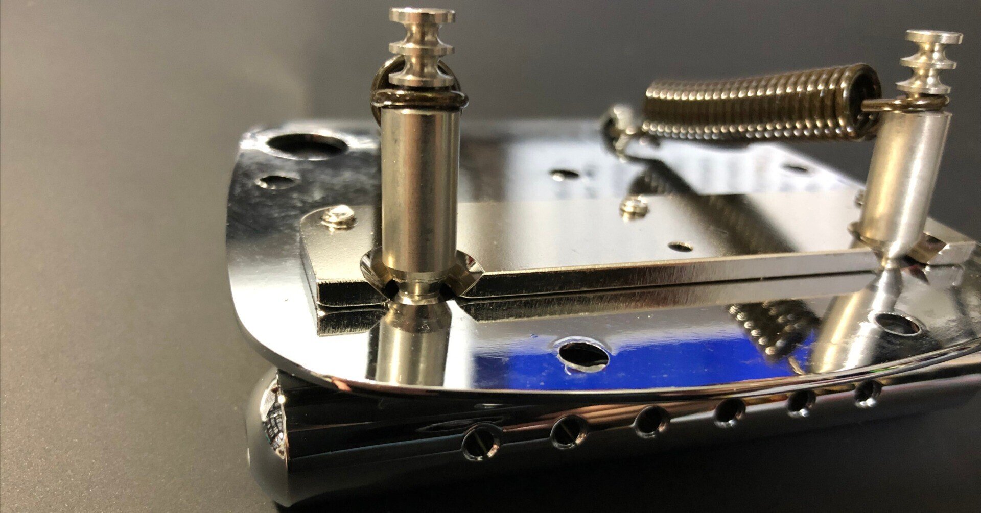 Fender American Performer Mustang搭載のDynamic Vibrato(American