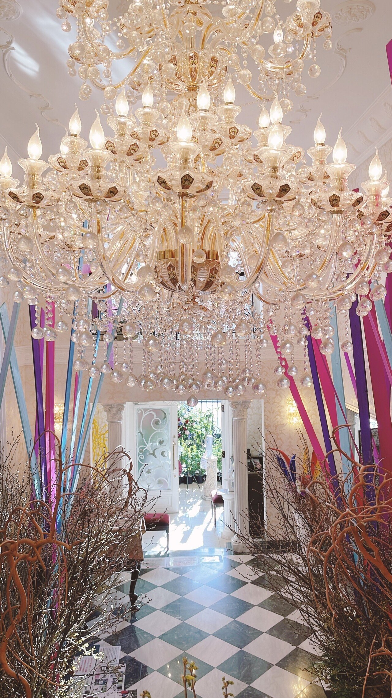 華道家 假屋崎省吾さん 自宅に桜を生ける展に行って来たよ Http Www Kariyazaki Jp Salon 写真下の枝っぽいのが桜で これから咲くんだって W 麻衣です Note 華道家 假屋崎省吾さん 自宅に桜を生ける展に行って来たよ Http Www Kariyazaki Jp Salon 写真下の枝っぽいのが桜で これから咲くんだって W 麻衣です Note