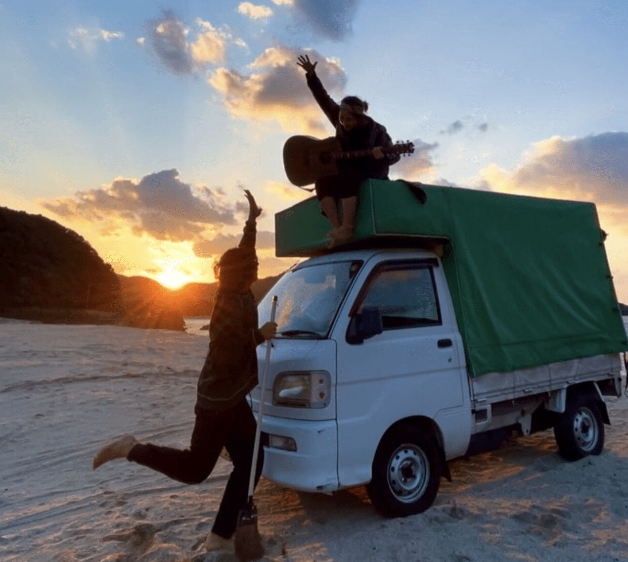 バンライフ 軽トラを走行中 荷台が爆発 マイケルたいが Note バンライフ 軽トラを走行中 荷台が爆発 マイケルたいが Note