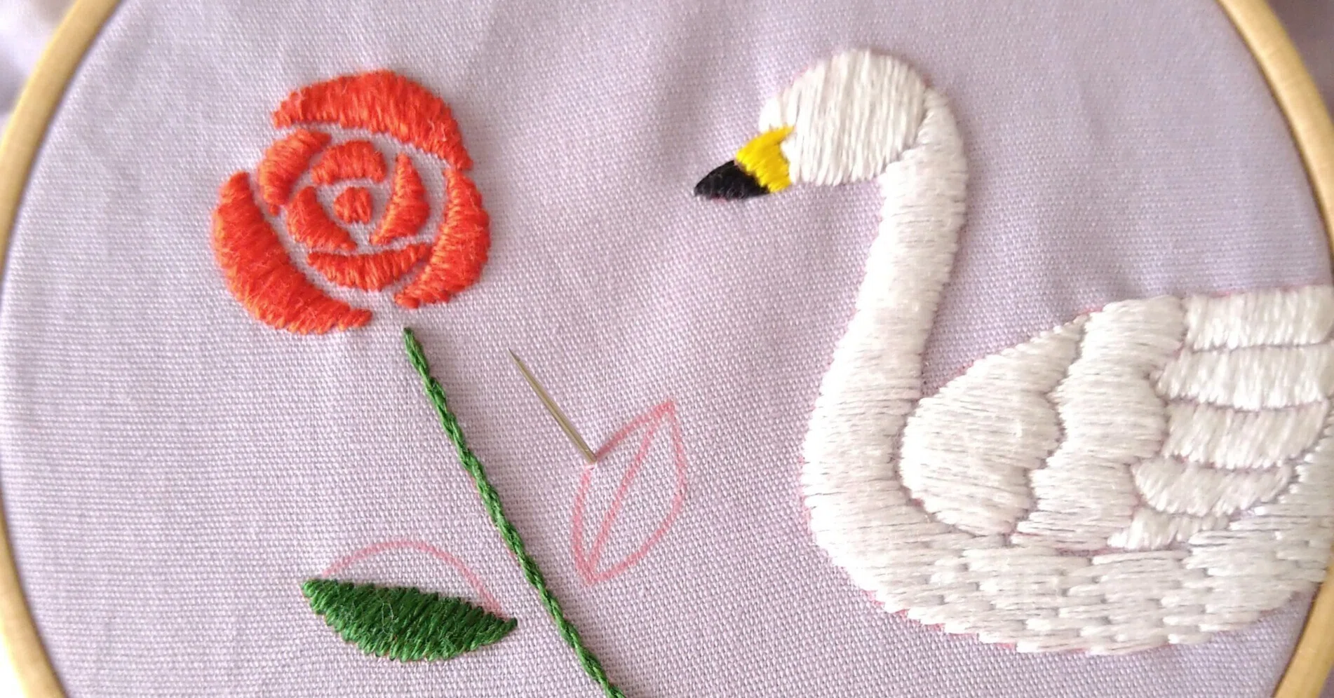スワンとバラの巾着刺繍キットを作ろう?? ステップ20 〜バラの葉の 