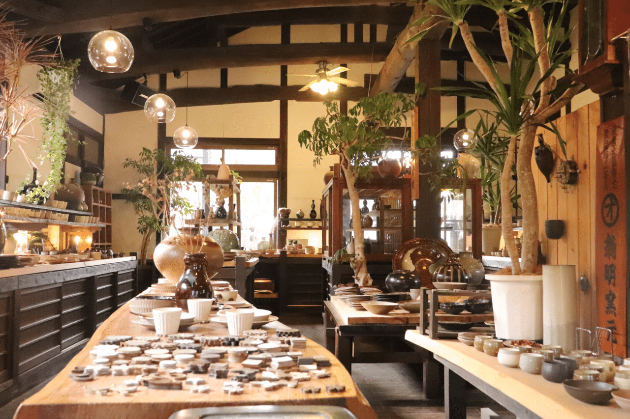 小石原焼】翁明窯元の魅力と、日々変化するうつわづくりについて 小石原焼】翁明窯元の魅力と、日々変化するうつわづくりについて