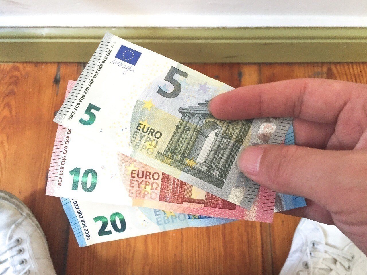 ウズベキスタンの両替事情｜朝焼け