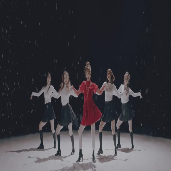 MV32 LOONA CHUU Heart Attack｜carebear