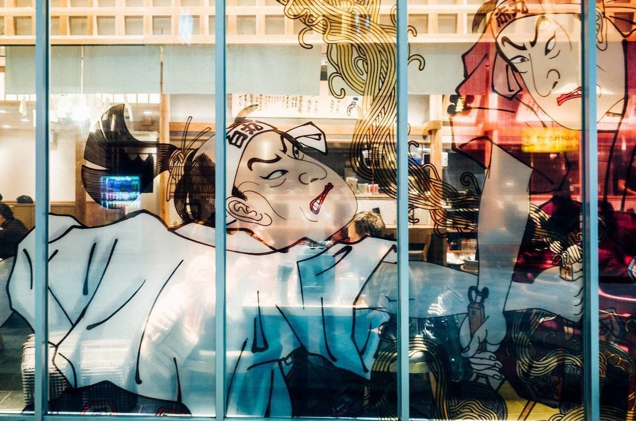 アート作品「バタフライ」 浅草寺で撮った写真をアプリで編集して作成しました。 フリー写真] 浅草寺の宝蔵門 | パブリックドメインQ：著作権