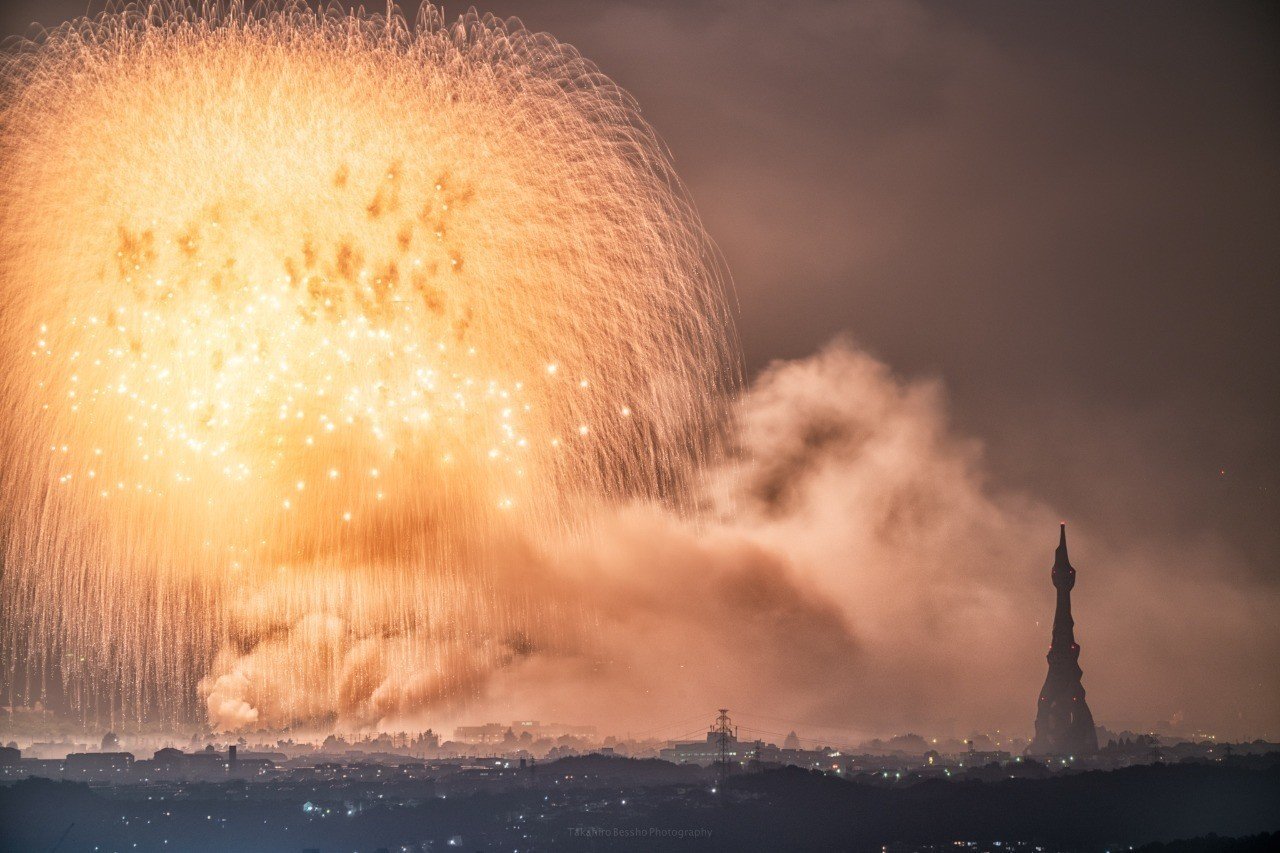 なぜ超望遠レンズで花火を撮ることにこだわるのか 別所隆弘 Note