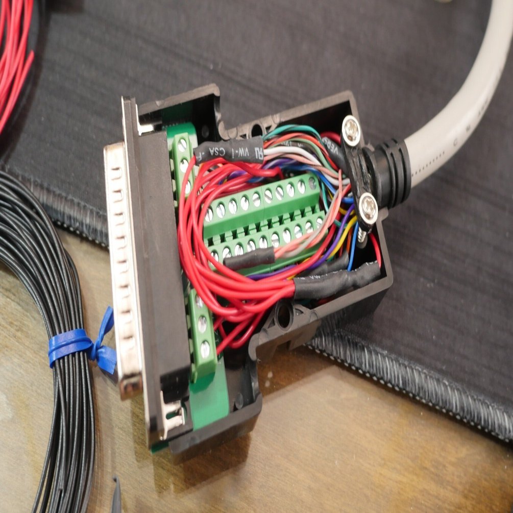 Dsub25 AES/EBUデジタルケーブル 1.3m Dsub25 AES/EBUデジタルケーブル 1.3m dsubコネクタ