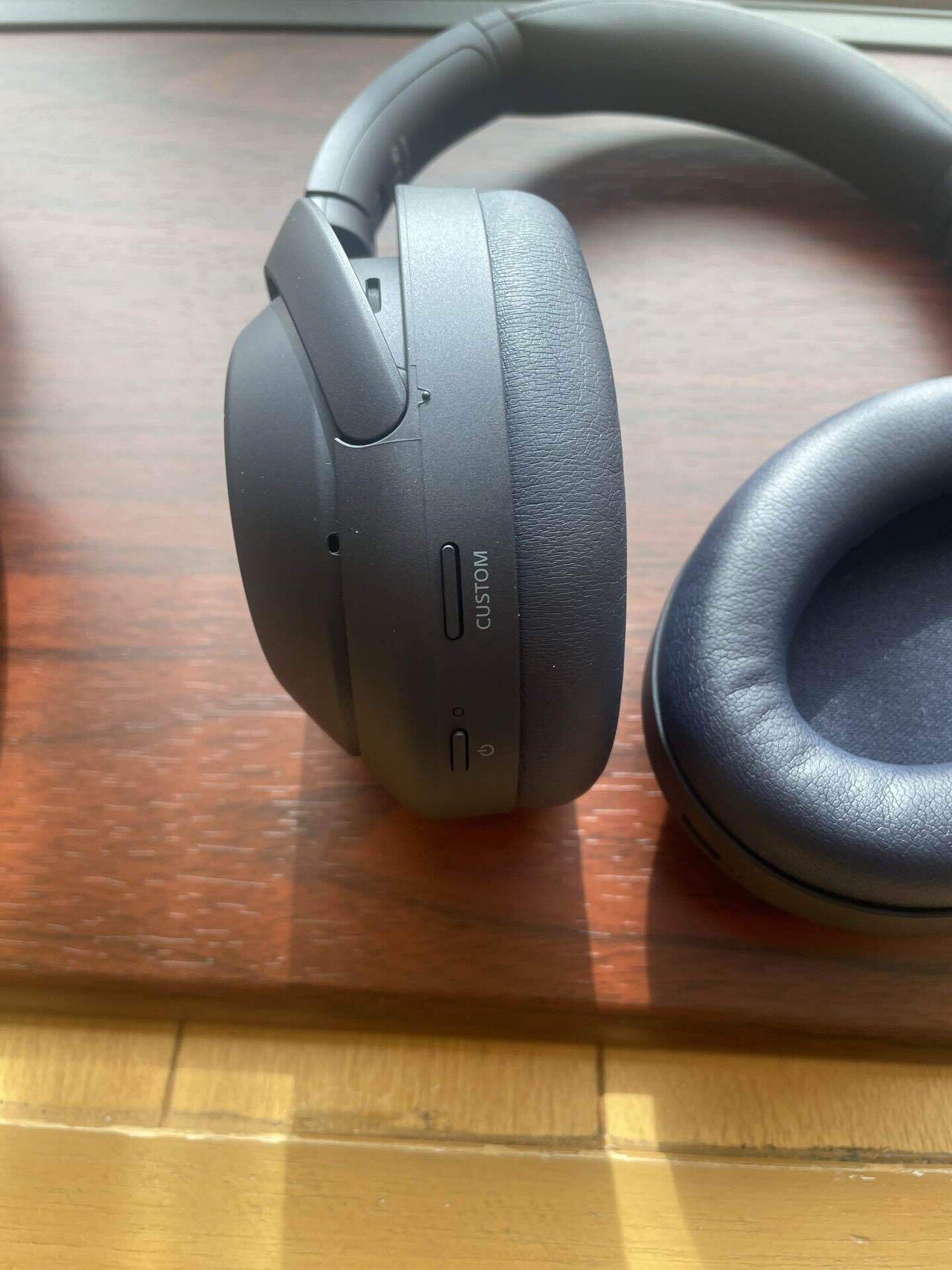 開封の儀。ソニーのWH-1000XM4を素人目線でレビュー(その1 開封の儀。ソニーのWH-1000XM4を素人目線でレビュー(その1
