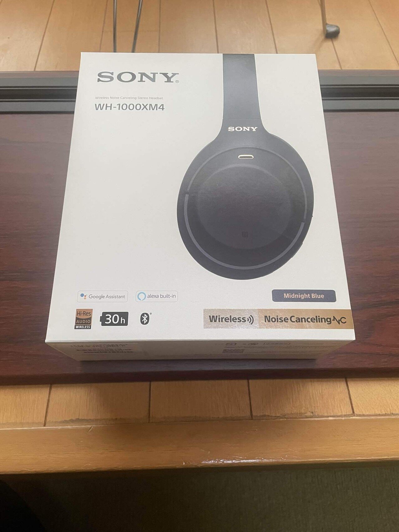 開封の儀。ソニーのWH-1000XM4を素人目線でレビュー(その1 開封の儀。ソニーのWH-1000XM4を素人目線でレビュー(その1