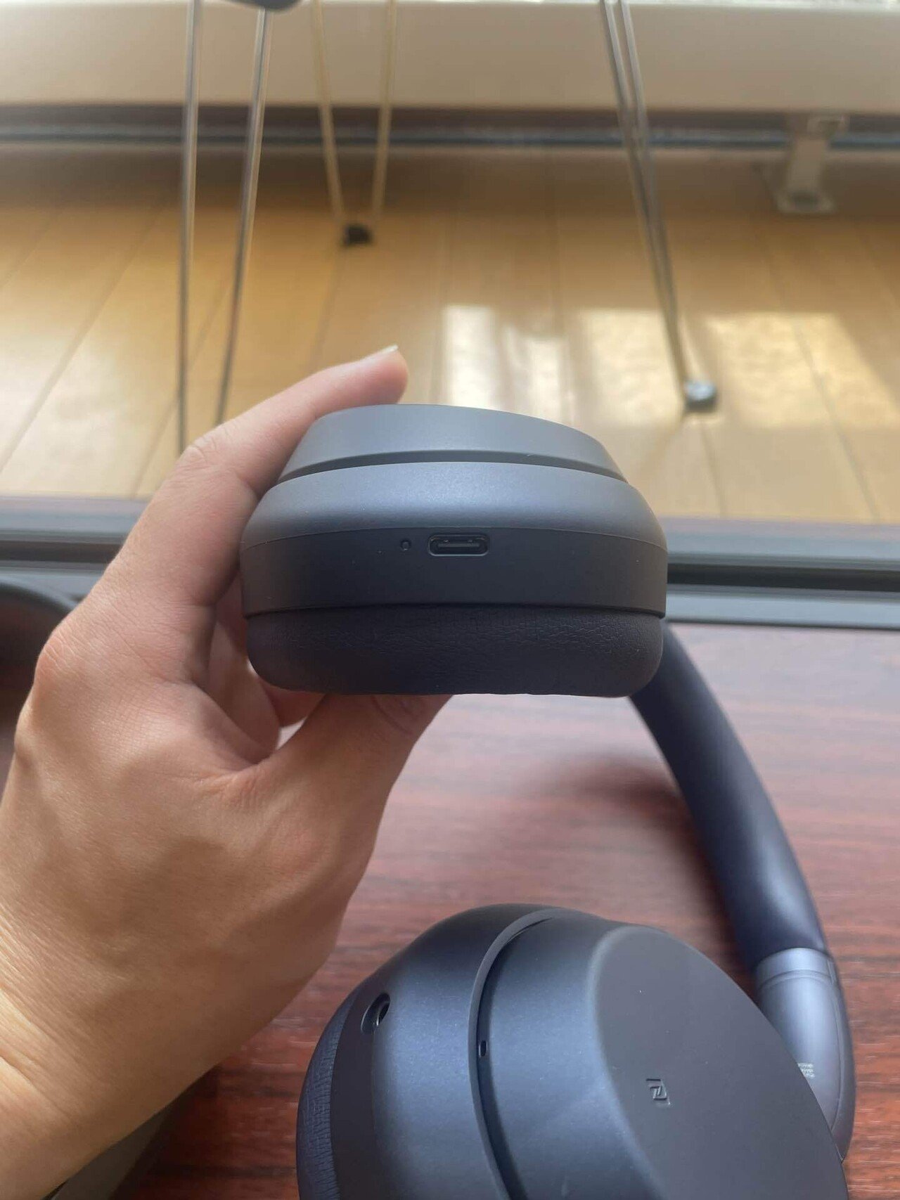 開封の儀。ソニーのWH-1000XM4を素人目線でレビュー(その1 開封の儀。ソニーのWH-1000XM4を素人目線でレビュー(その1