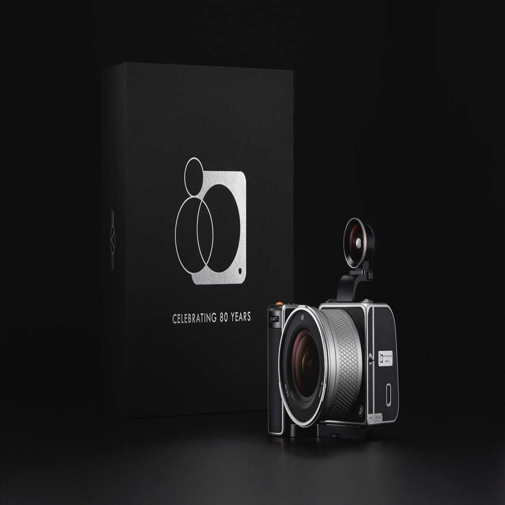 090 少し不便くらいがちょうど良い！超コンパクト中判デジカメ